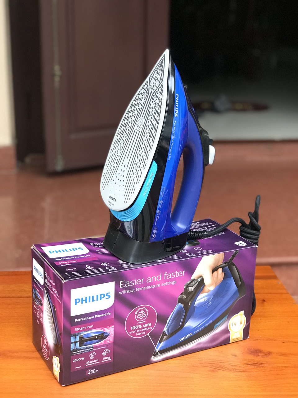 Bàn ủi Philips GC3920