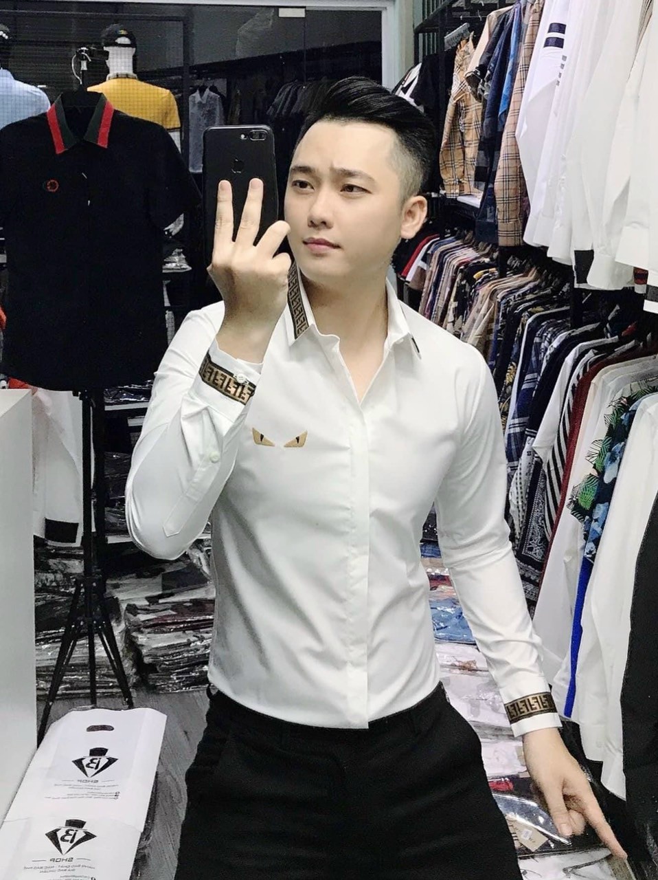 áo sơ mi nam tay dài màu trắng phối viền, chất liệu COTTON lụa, phong cách trẻ trung và thanh lịch ( hình thật shop tự chụp ) thời trang TAYLOR FASHION QL014