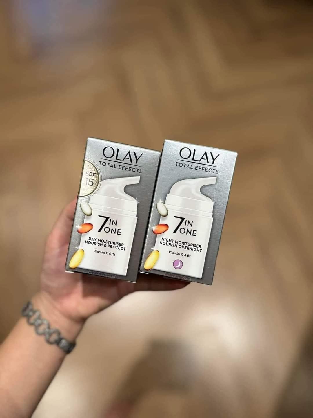 Kem Dưỡng Olay Total Effects 7 In 1 Day & Night