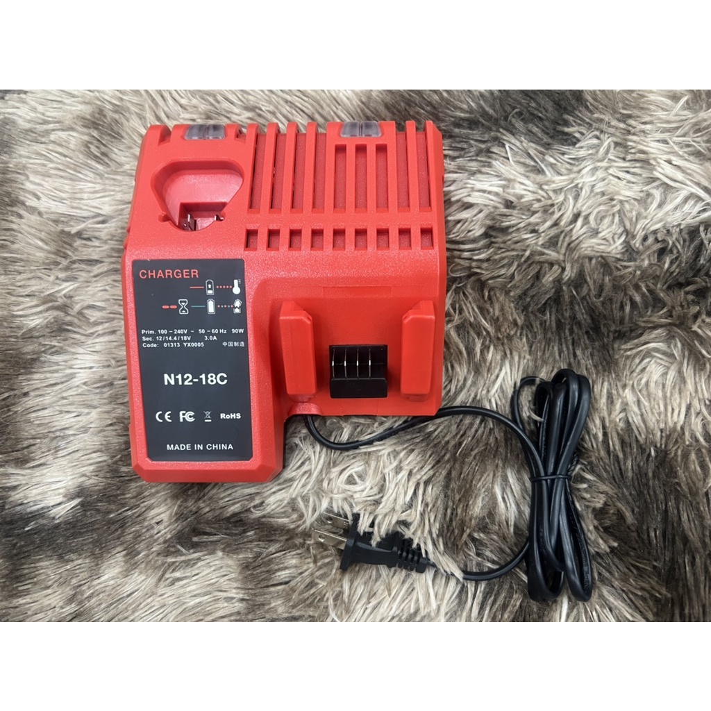 Sạc milwaukee m12-18fc 3a nhận mạch zin li-ion.