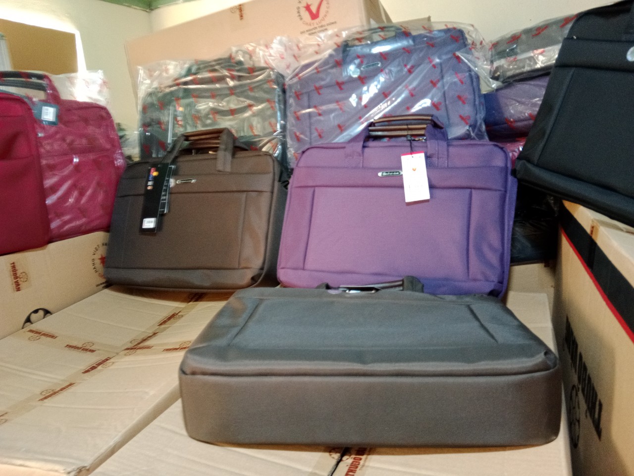 Cặp Ngang Thủ Đô Vàng Cỡ Trung Màu Nâu (Mã SP C142/C342/C442/C542/C642/C742/C842)