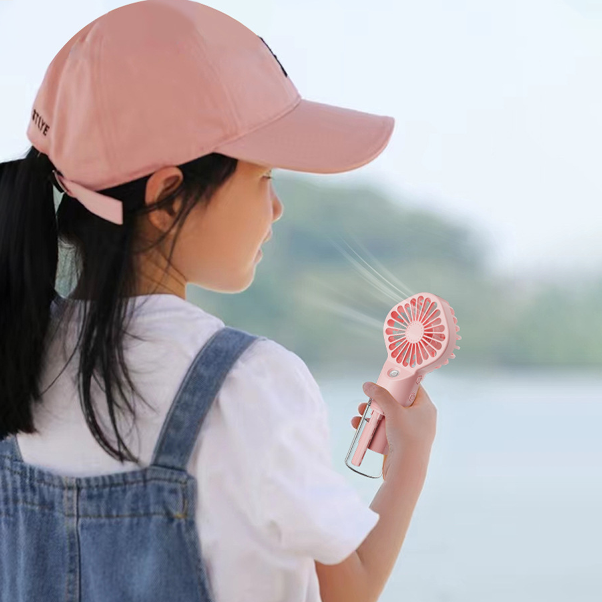Quạt phun sương cầm tay siêu mát