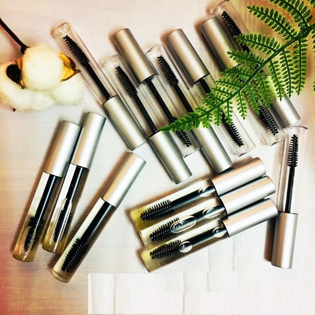 1 chiếc chuốt mi dầu dừa (mascara dầu dừa) tự nấu thơm lừng