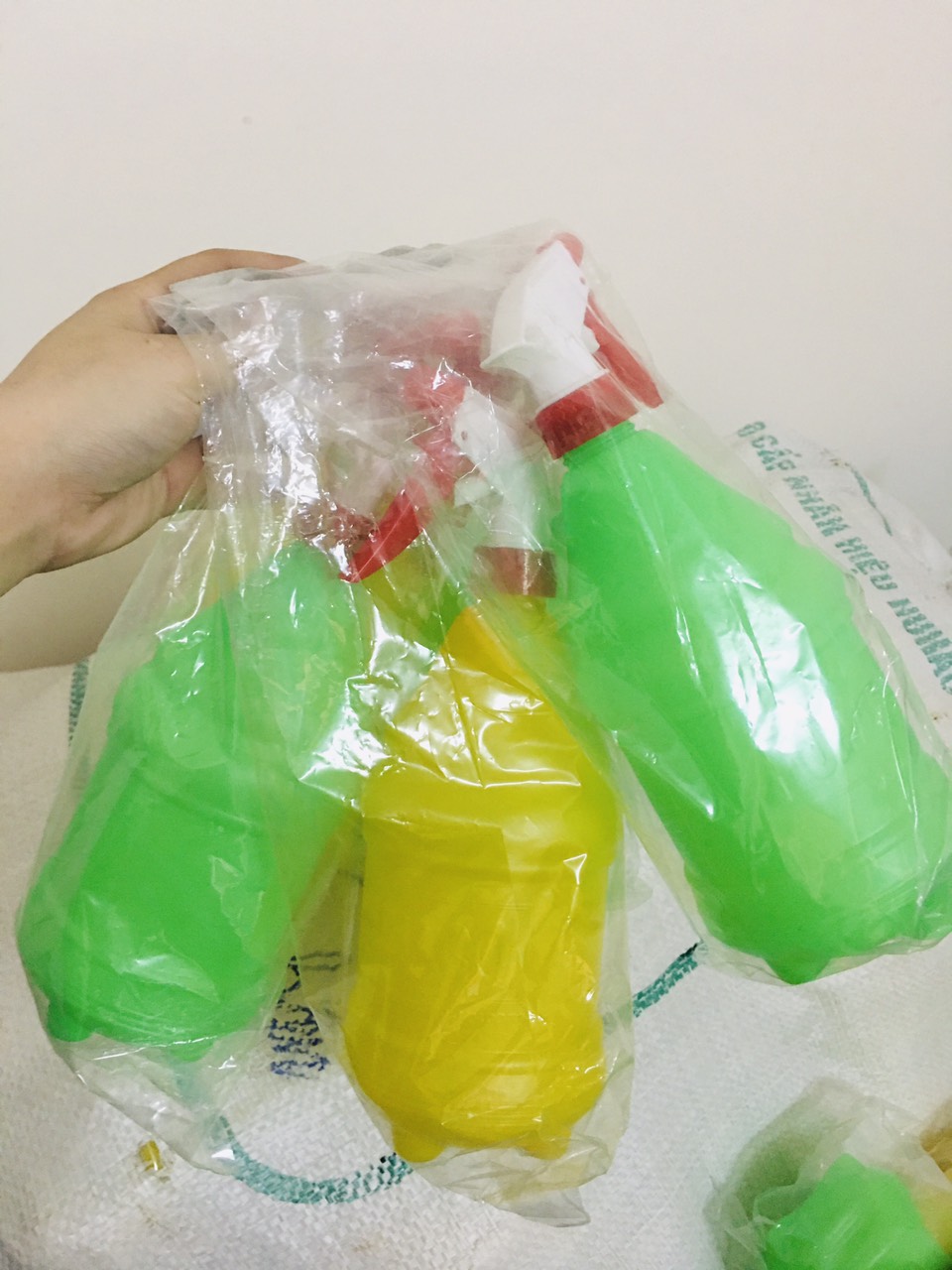 Bình tưới cây bình xịt huhaco
