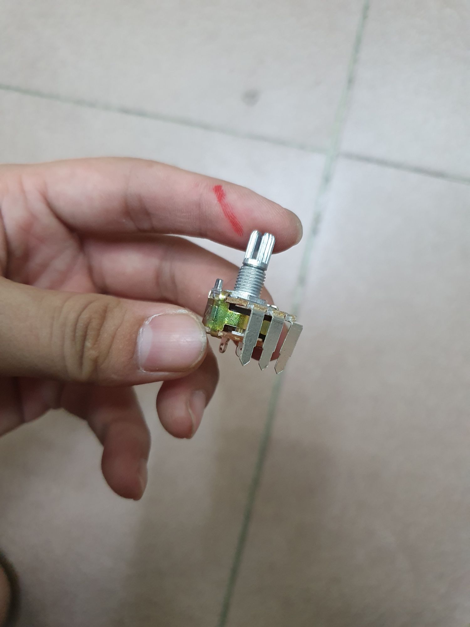 5 chiếc chiết áp có công tắc 500k