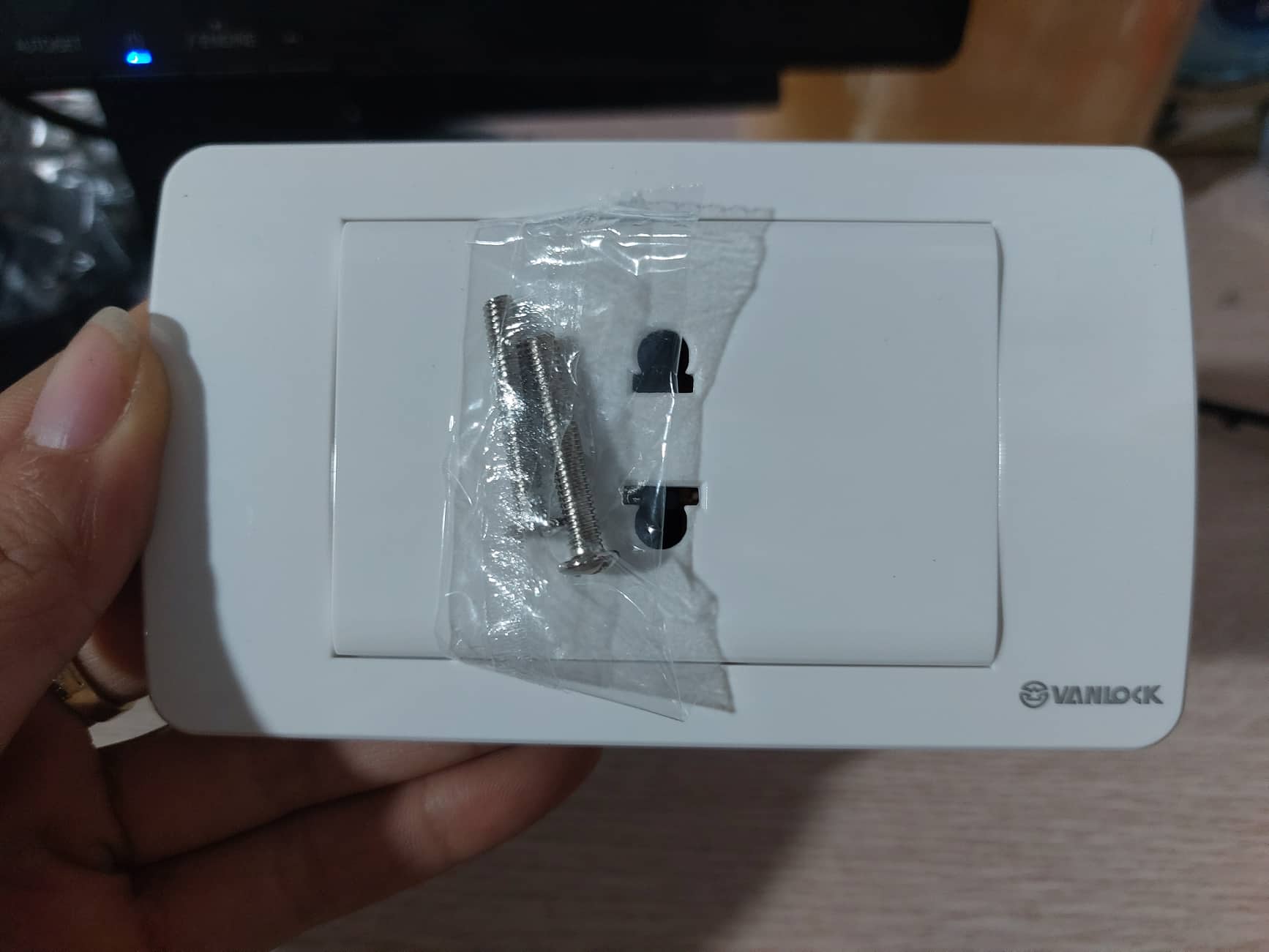 Mặt ổ cắm SINO Vanlock S18