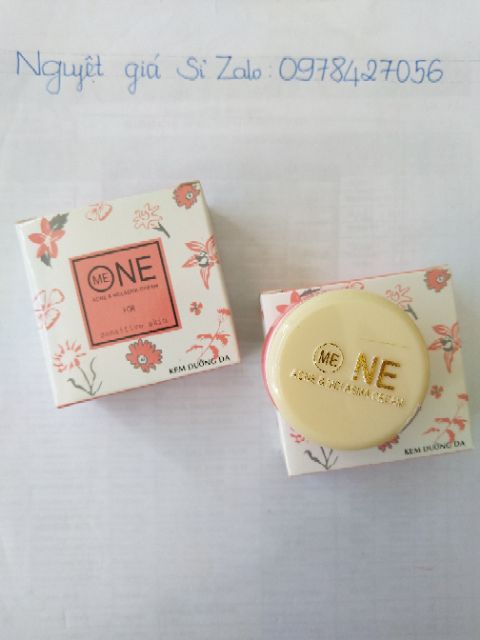 Kem one trắng da