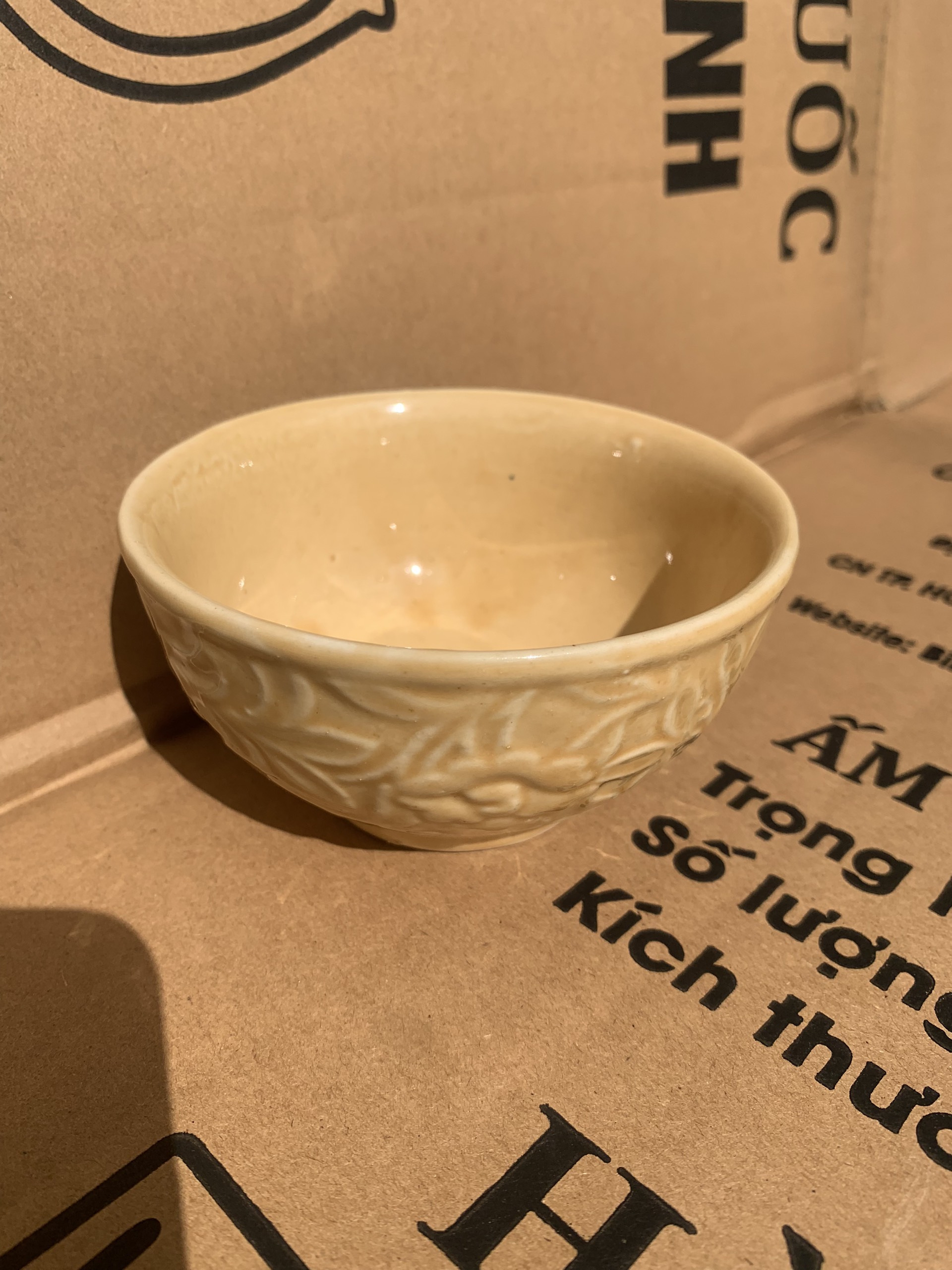 CHÉN MEN VÀNG GỐM SỨ BÁT TRÀNG (DÙNG UỐNG THUỐC, ĂN CƠM)