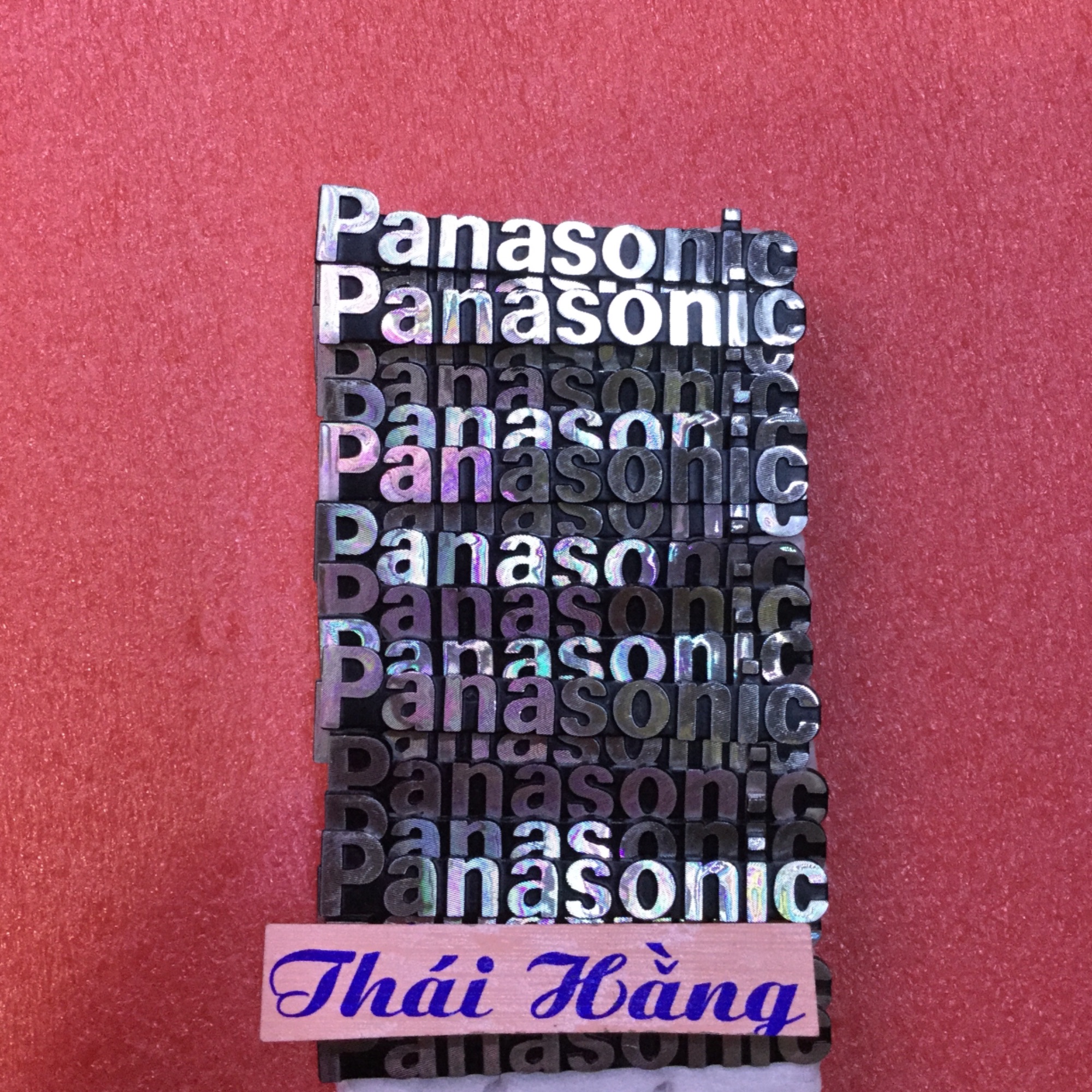 Lô gô chữ tivi Panasonic giá 2 đôi