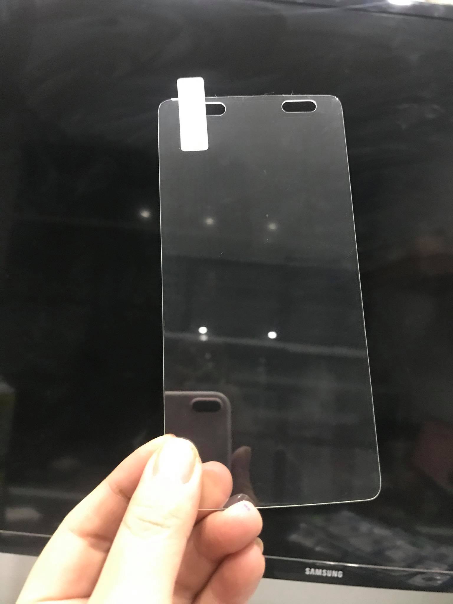 Kính cường lực Blackberry Deteck 60