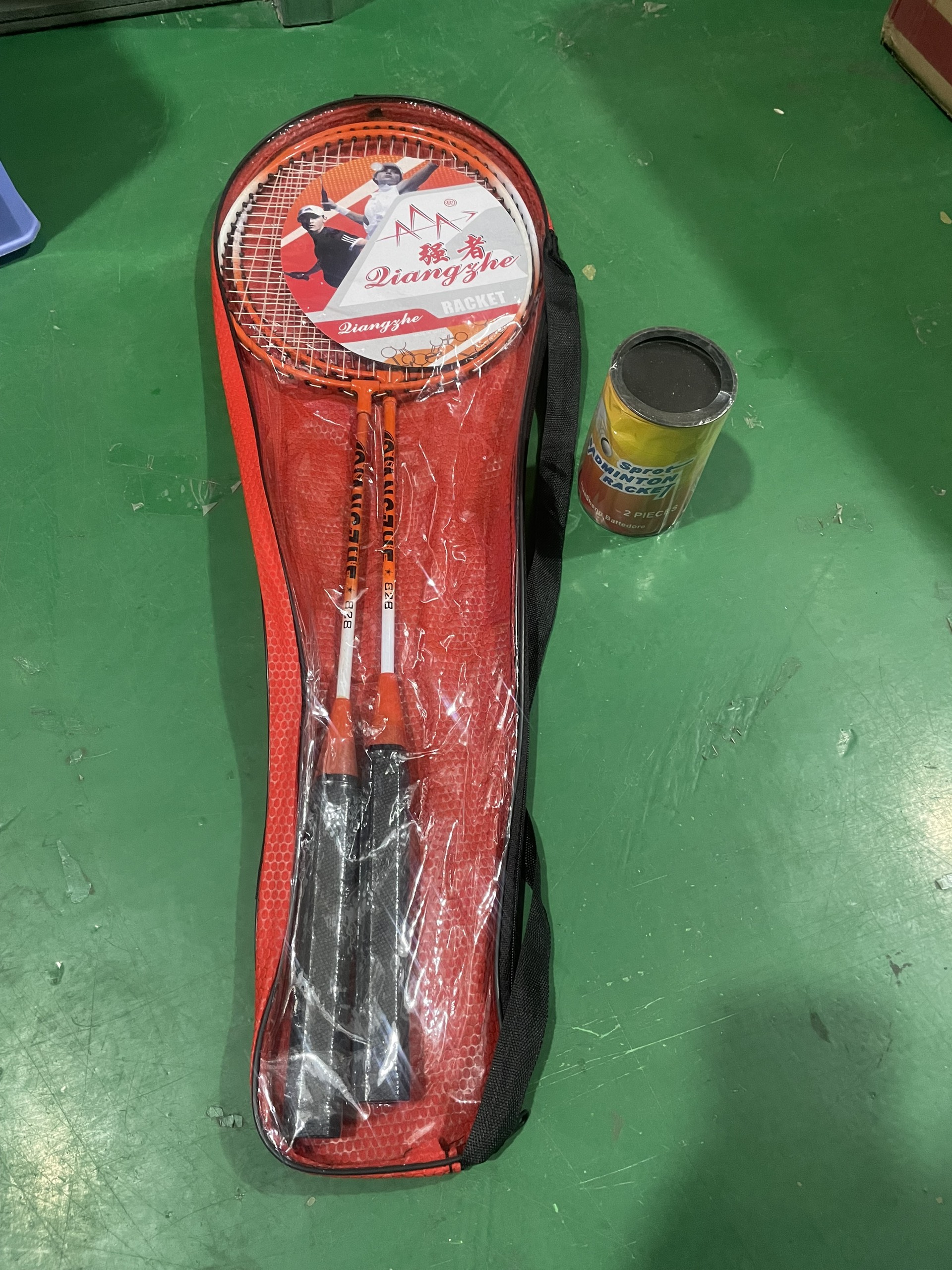 Bộ vợt cầu lông 828 Kèm 2 trái cầu nhựa