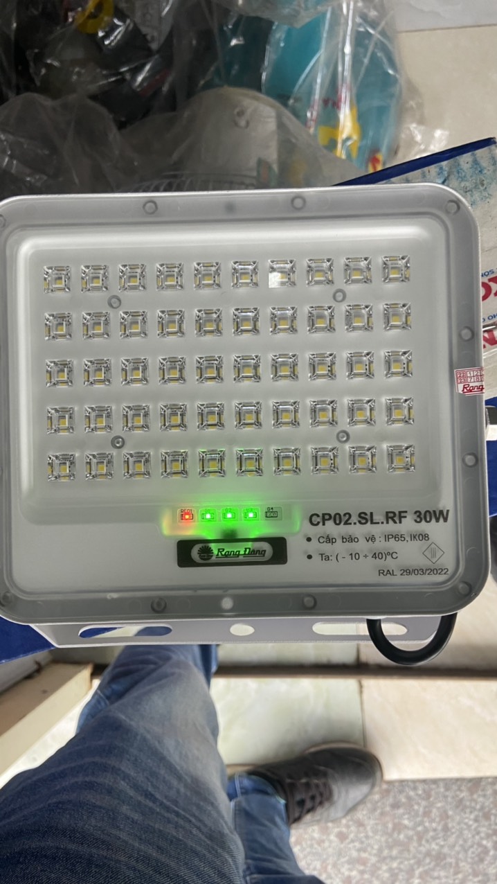 ĐÈN CHIẾU PHA NĂNG LƯỢNG MẶT TRỜI 50W RẠNG ĐÔNG [ HÀNG MỚI 10W - 30W - 50W ]