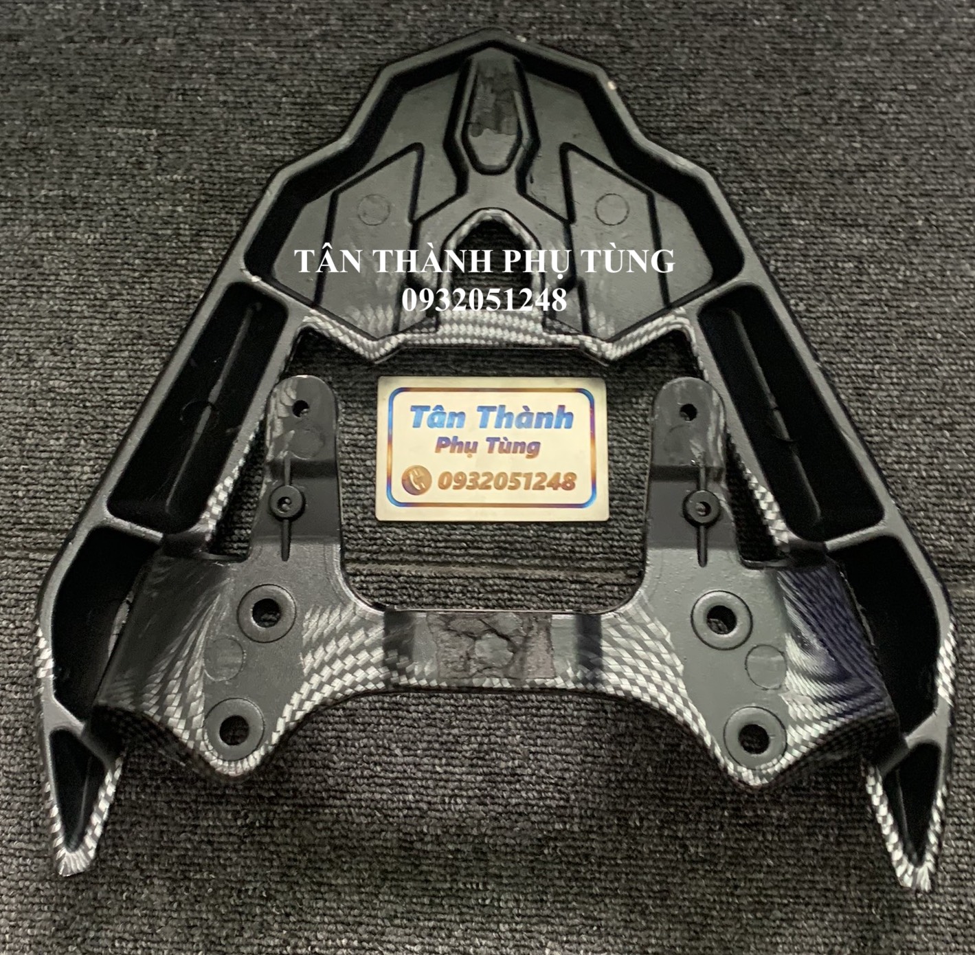 Cảng nhôm đúc Winner X Rocket kiểu Carbon