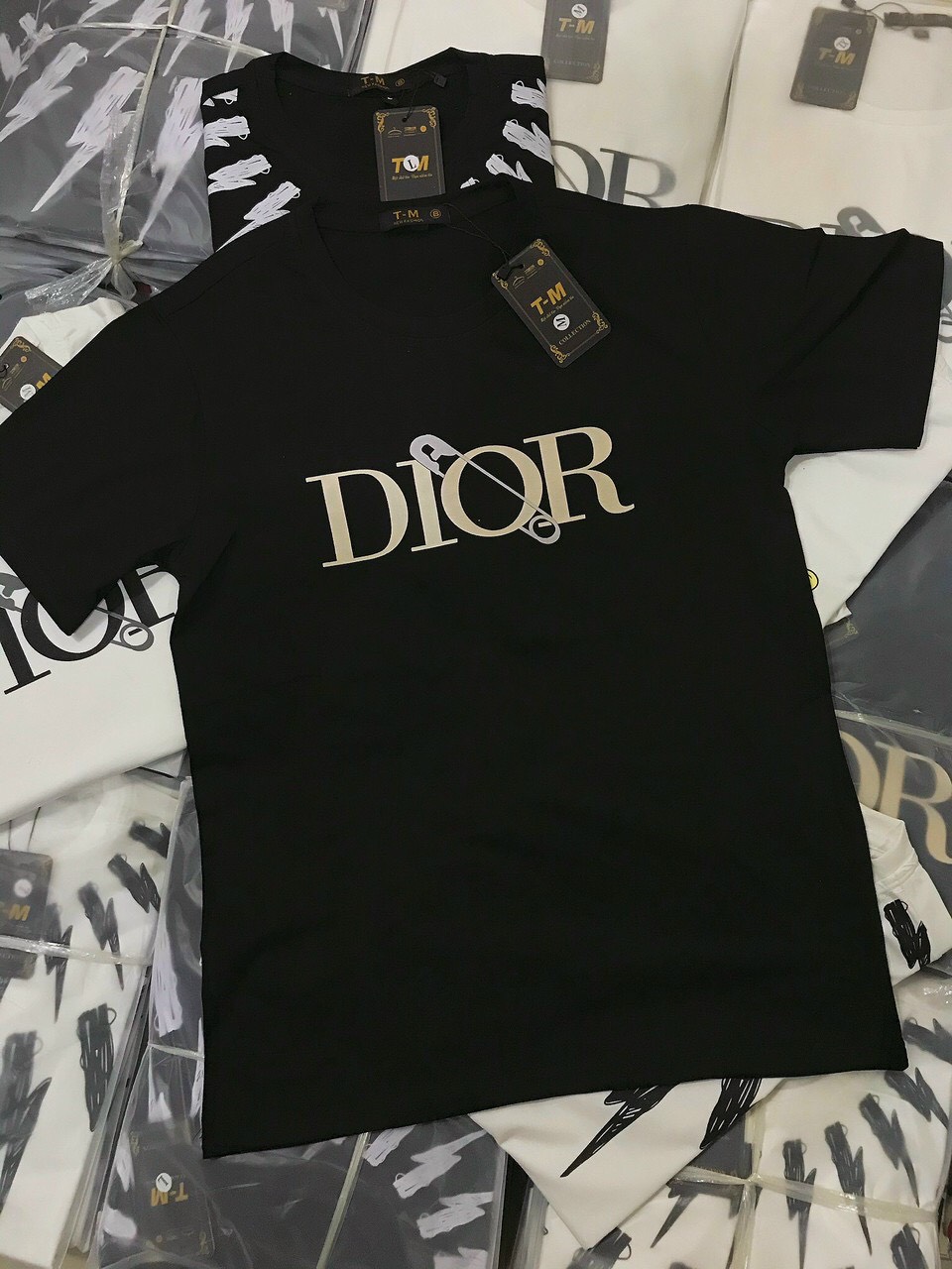 Áo thun nam cổ tròn phối logo và họa tiết rất đẹp thời trang vải coton co dãn 4 chiều cao cấp hàng chuẩn shop