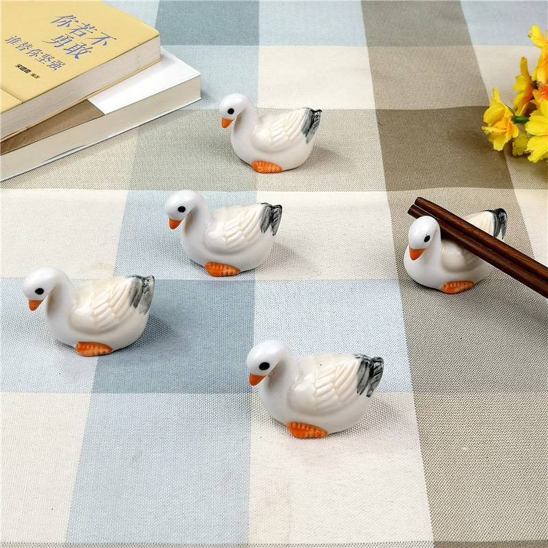 Gác đũa gốm sứ hình thiên nga, kê đũa gốm sứ Decor Việt