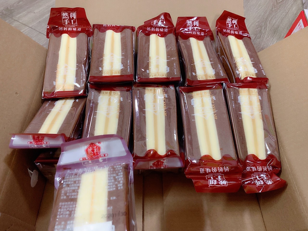 Bánh Bông Lan Tam Giác  Đài Loan - Đồ Ăn Vặt - THƠM MỀM RẤT NGON [1KG]