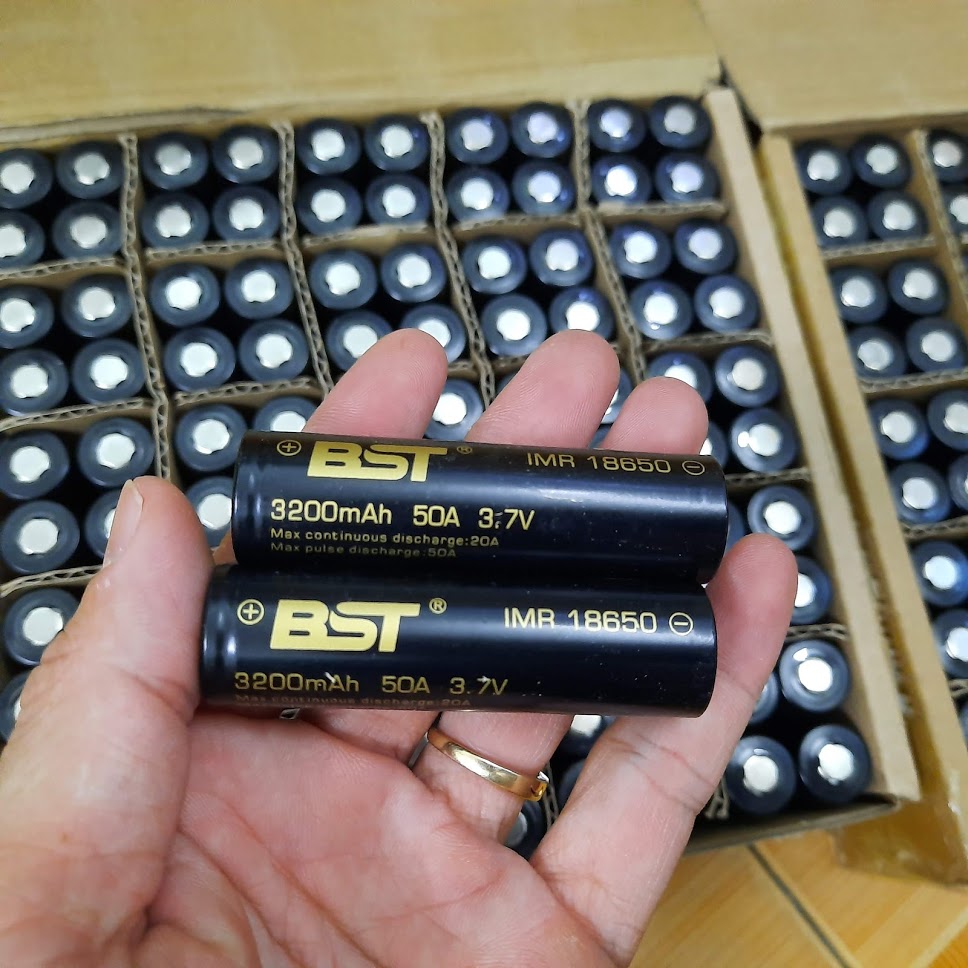 Pin sạc 3.7v 18650 dung lượng 3200Mah BST dòng xả 50A (pin mới 1 viên)