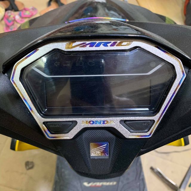 Viền Đồng Hồ Vario 2018 Titanium