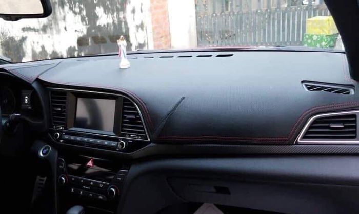 Thảm da Taplo Mazda CX-8, CX8 (Có HUD hắt kính) vân Carbon cao cấp