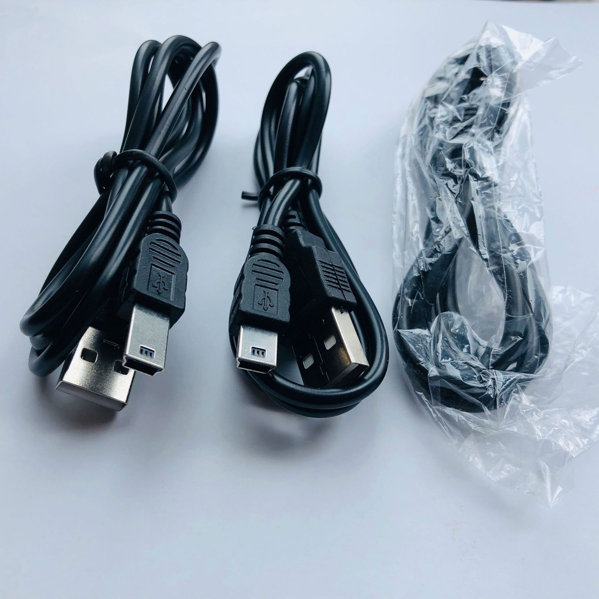 Cáp sạc chân cắm V3