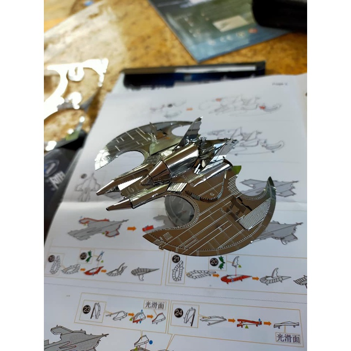 Mô Hình 3D Kim Loại Phi Thuyền Batwing 1989 (chưa ráp)