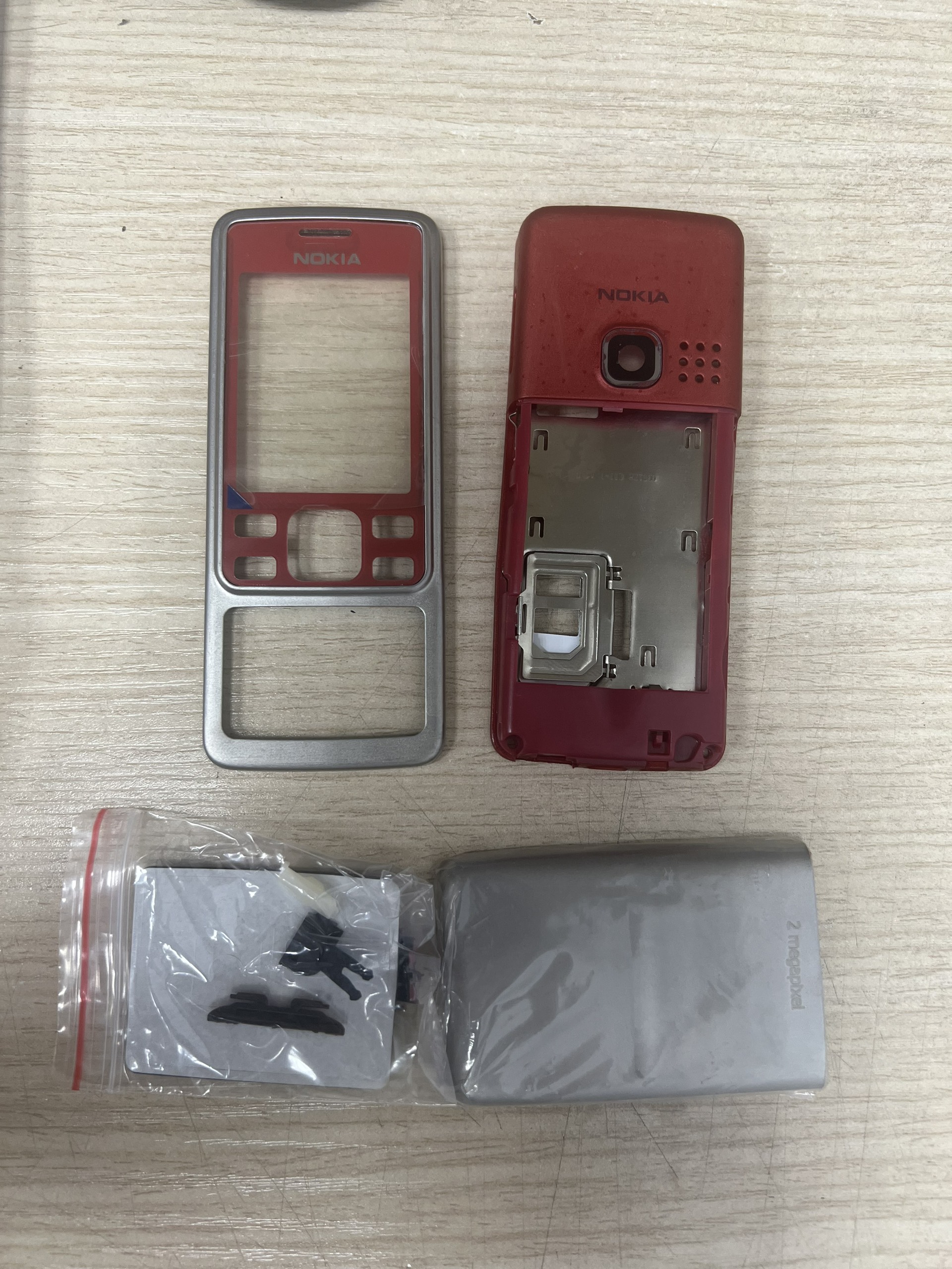 Vỏ nokia 6300 ( kèm sườn, phím)