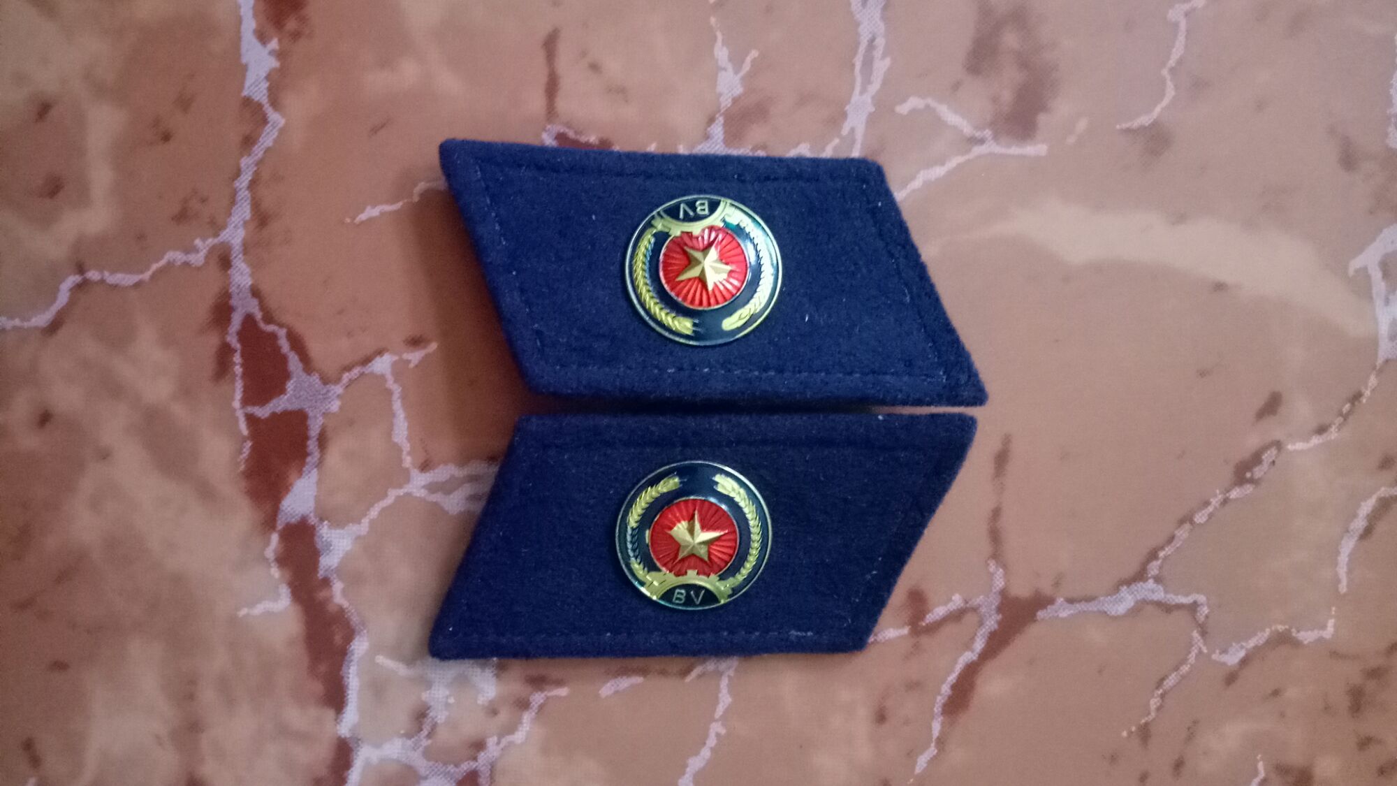 Tiết bảo vệ gài áo