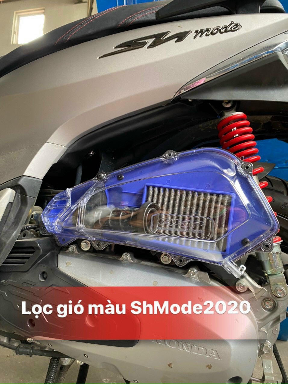 Lọc gió màu thép dành cho xe SH Mode 2020.