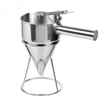 Phễu rót bột- dụng cụ chuyên dụng làm bánh