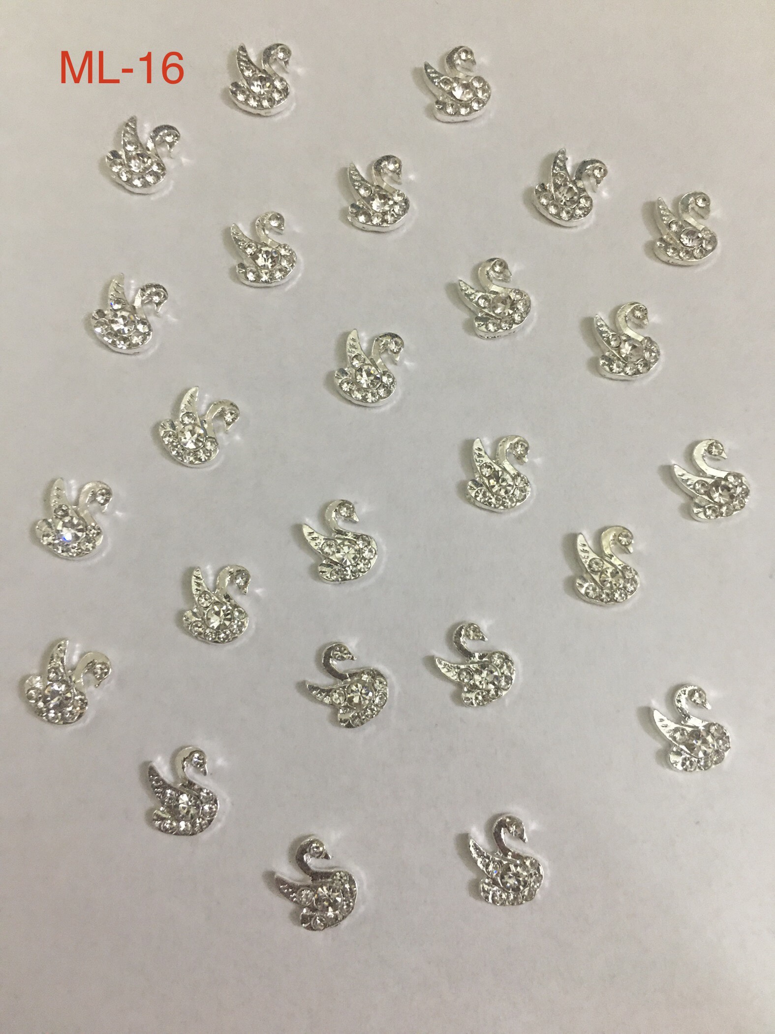 CHARM THIÊN NGA HỒ LY NAIL