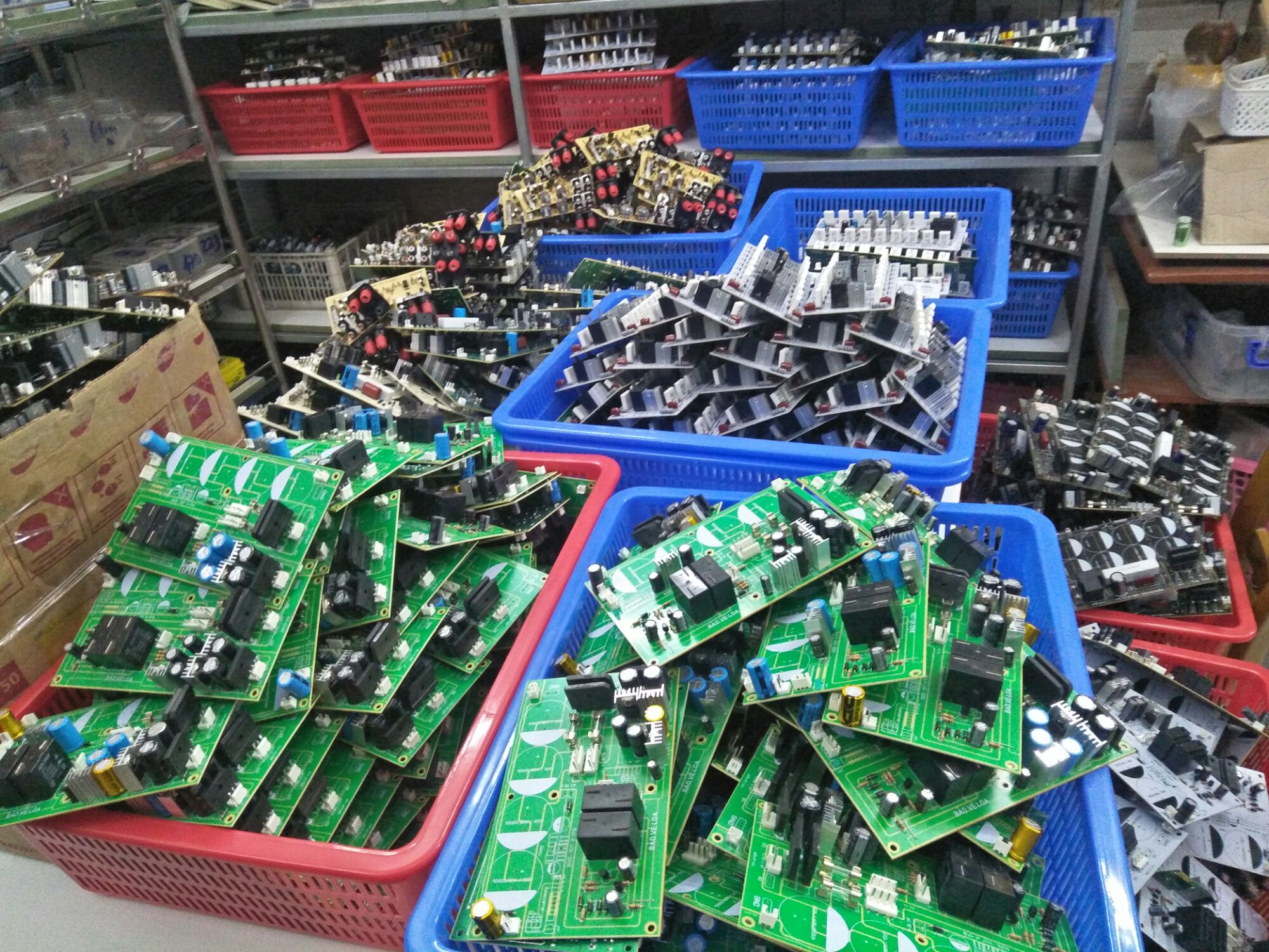 mạch nguồn 4 tụ có nguồn quạt, sợi thuỷ tinh