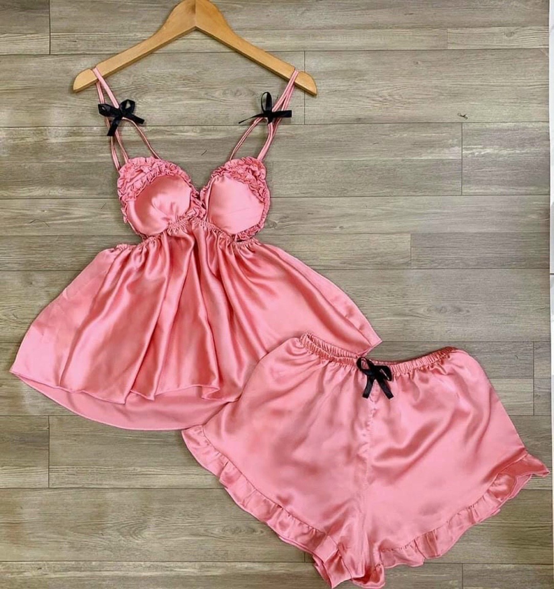 SET ĐỒ NGỦ MẶC NHÀ- ÁO HAI DÂY CÚP NGỰC PHỐI QUẦN ĐÙI LAI BÈO ĐÍNH NƠ SEXY TU