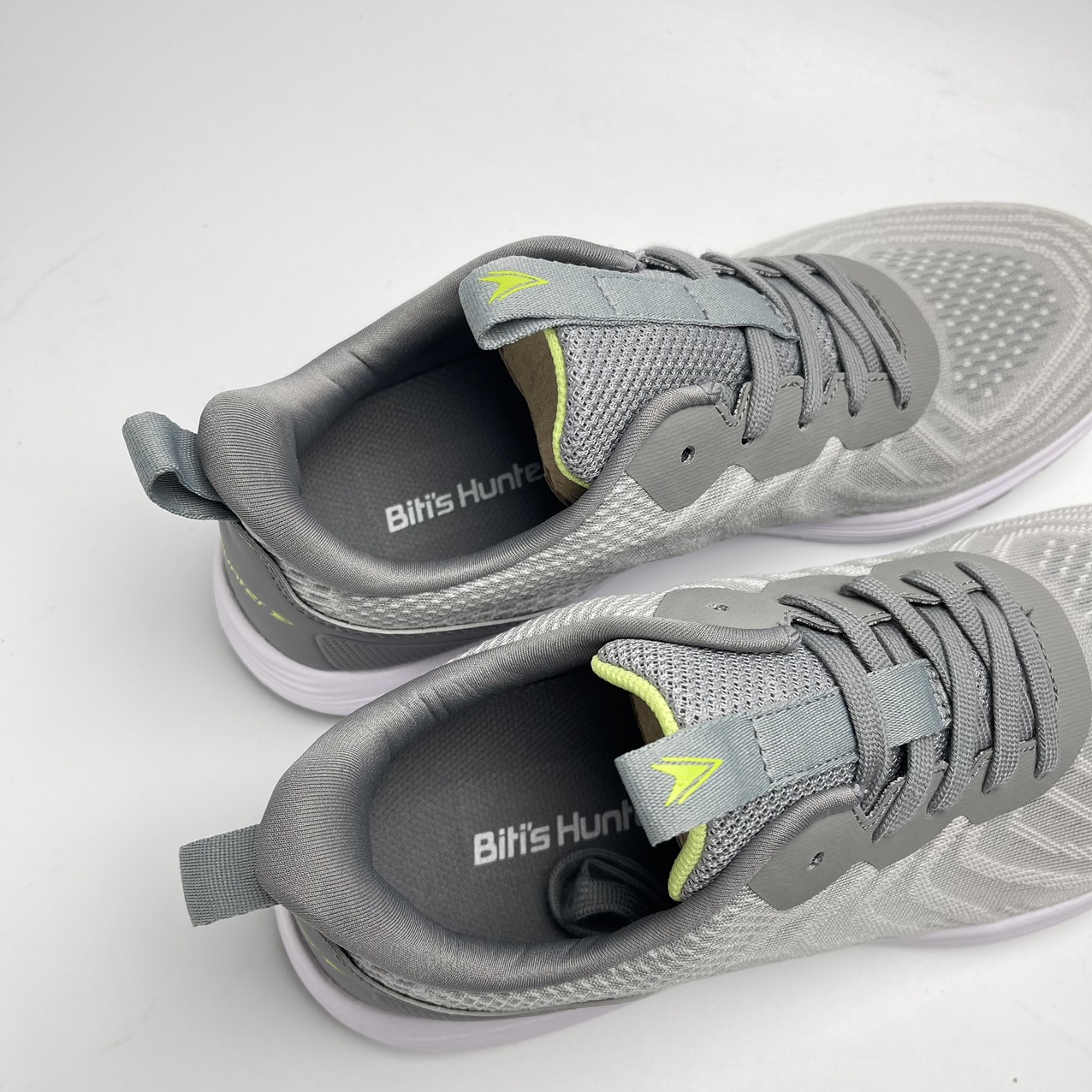 Giày thể thao nam bitis hunter core 2k22 DSMH108XAM