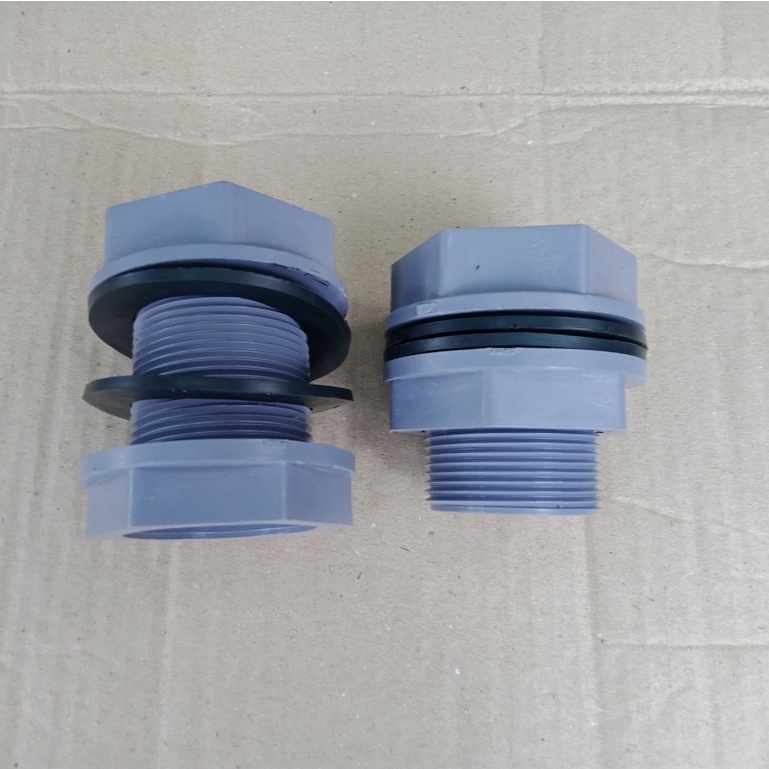 Ren nhựa PVC lắp bồn nước.