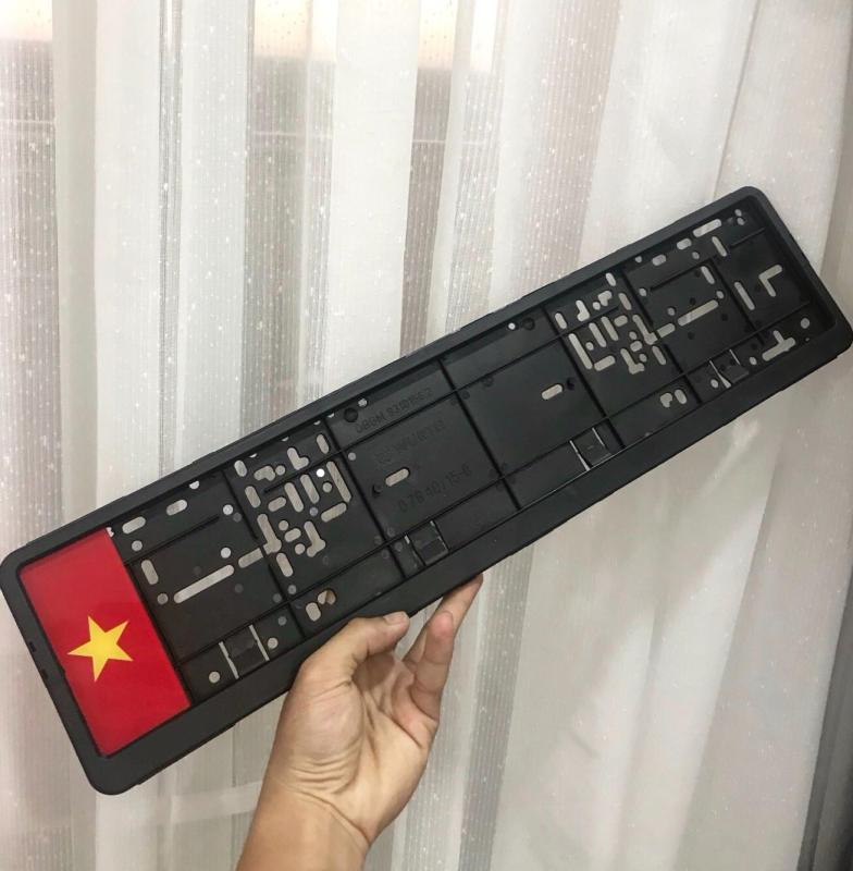 Khung biển số xe ô tô Wurth phiên bản cờ Việt Nam
