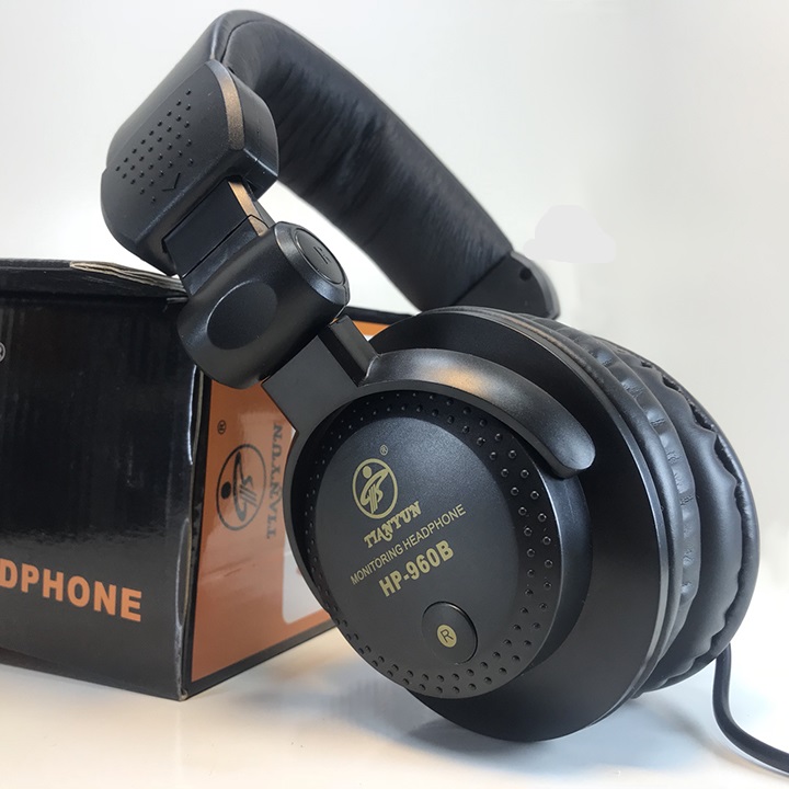 [HCM]{ HÀNG CHUẨN } Tai Nghe Giá Rẻ Tai Phone 5.0 Tai Nghe Kiểm Âm Chụp Tai Nghe Nhạc Siêu Bass Âm Thanh Cực Chất Chuyên Bass Siêu Trầm Hỗ Trợ Cắm Thẻ Nhớ Và Cổng 3.5 - ĐƯỢC CHỌN MÀU YÊU THÍCH