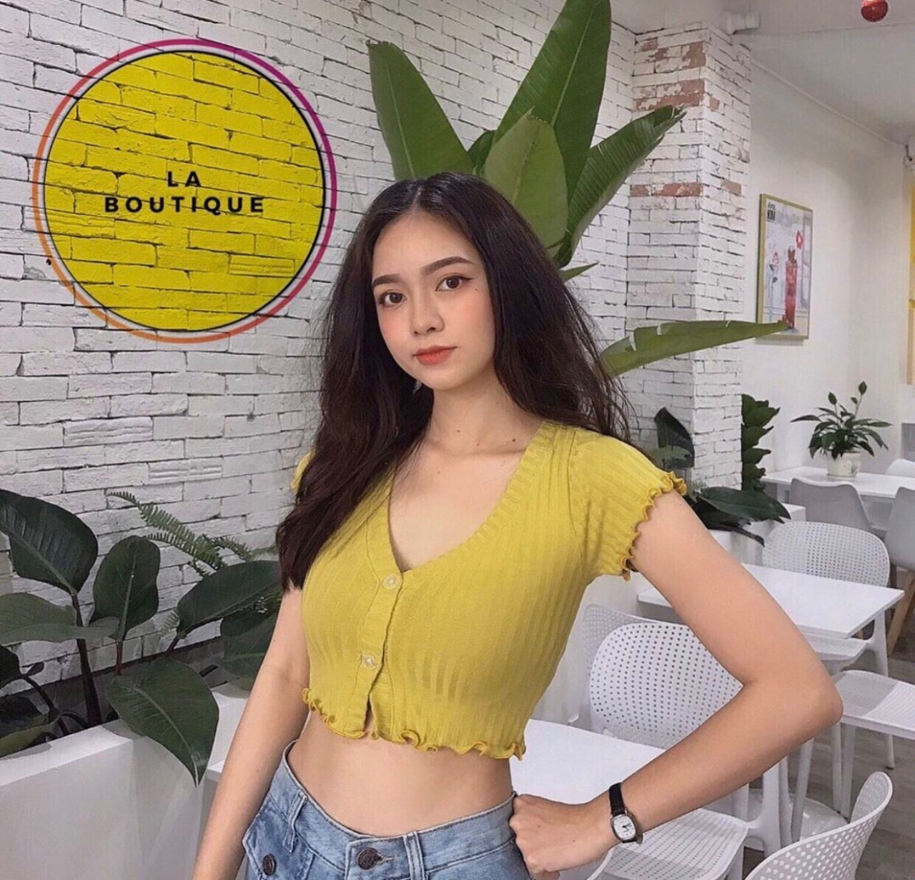 áo croptop đính 3 cúc giả thun gân