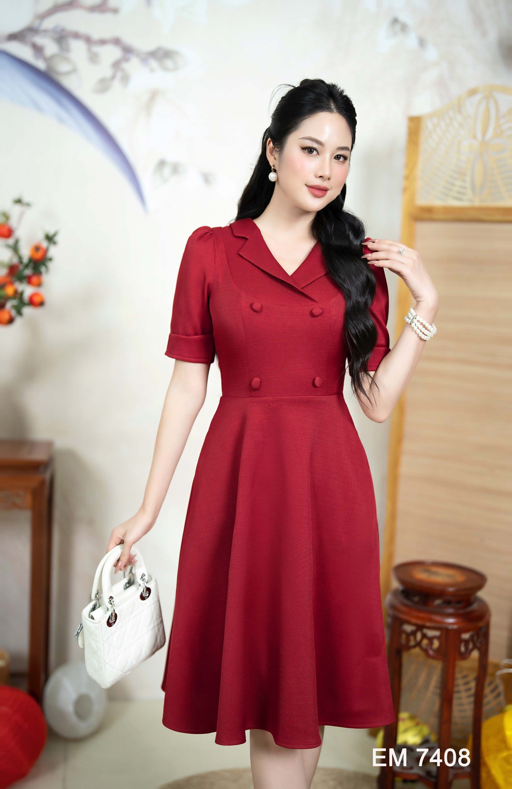 Đầm EMY EM7408 Xoè Đỏ Cổ Vest