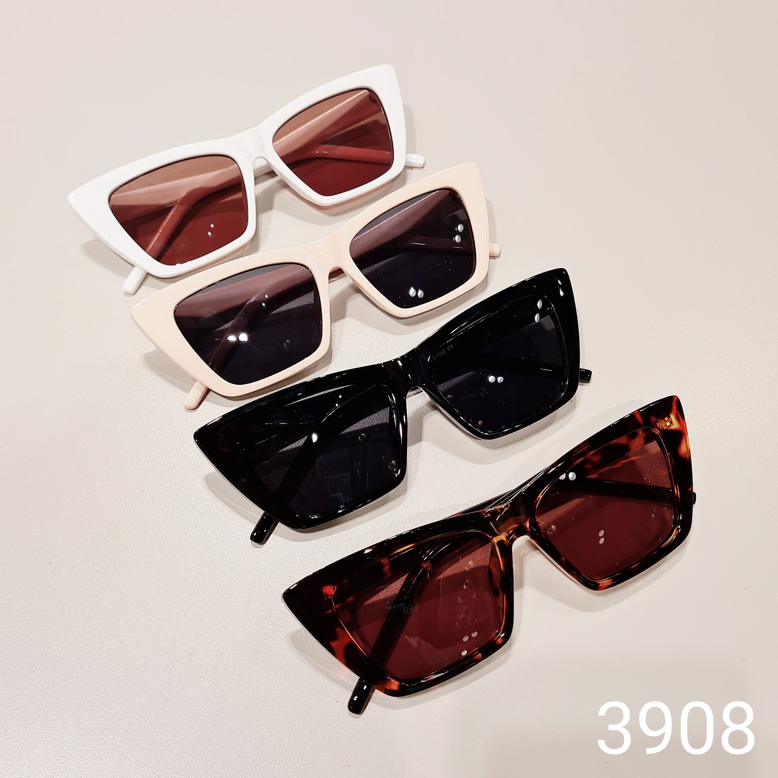 Kính Râm Nữ Mắt Mèo Cá Tính 3908 kèm quà