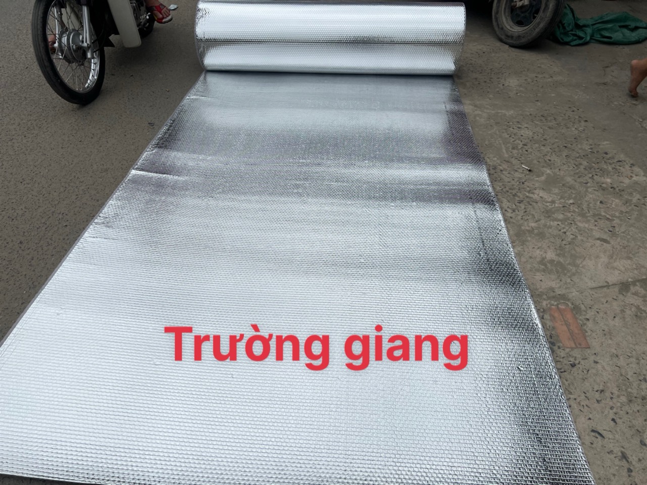 ( Khổ cao 1m x Dài 15m) Cuộn cách nhiệt 2 mặt màu bạc chống nóng