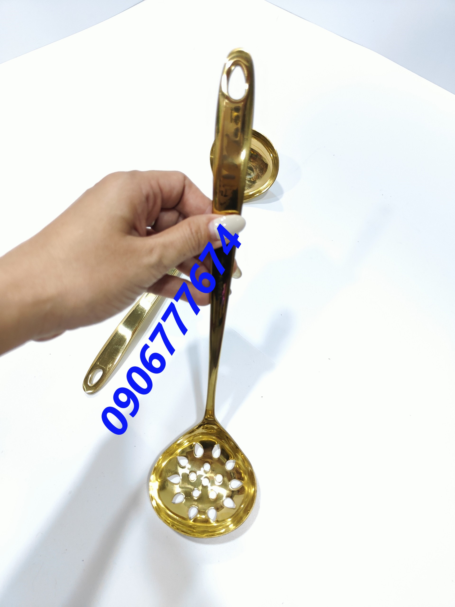 Vá / muôi cao cấp inox 304 màu mạ vàng có lỗ và không lỗ