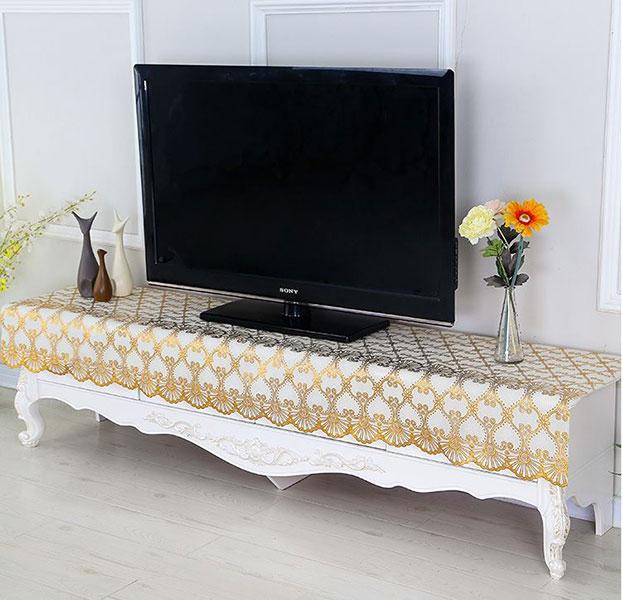 Khăn Trải Bàn Dài Kệ Tivi 50x1m-2m5 Nhũ Vàng ( Trắng ) Chống Thấm Bẩn Sang Trọng