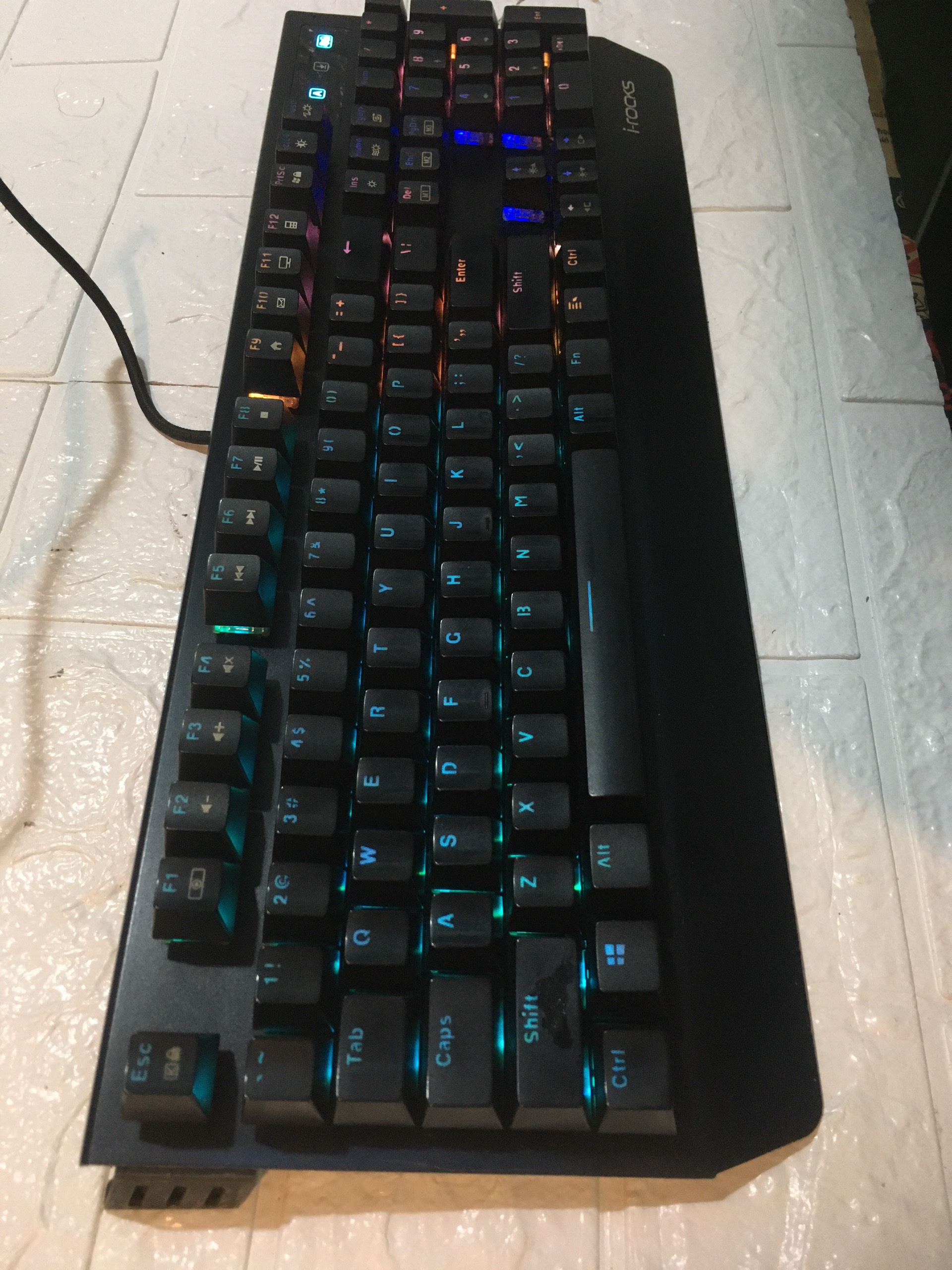 Bàn Phím Cơ I-Rocks K60M RGB Switch Cherry Red / Blue ( 2nd 95%)