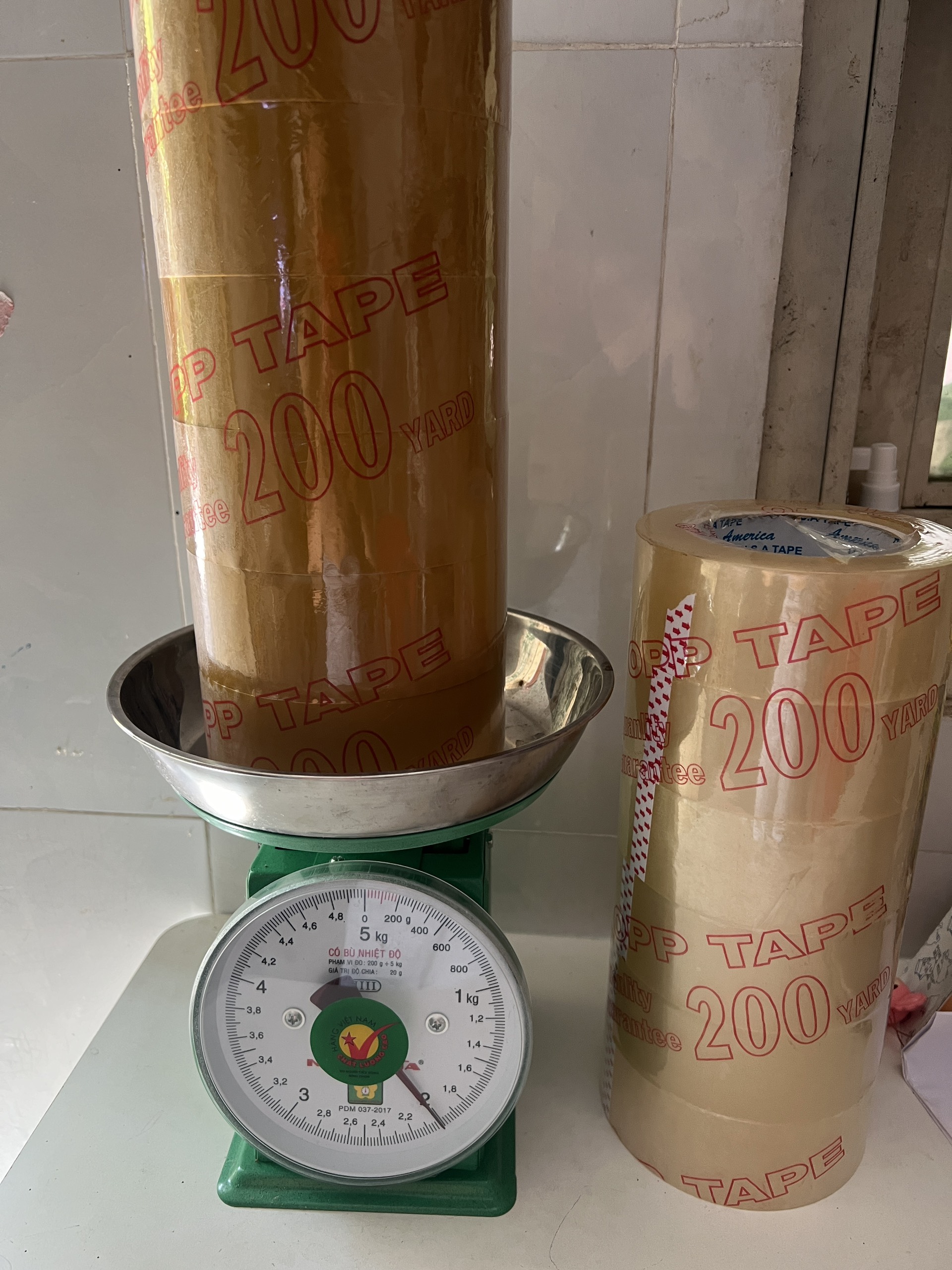Băng keo, băng dính trong /đục 200yard ( 2kg/cây 6 cuộn)