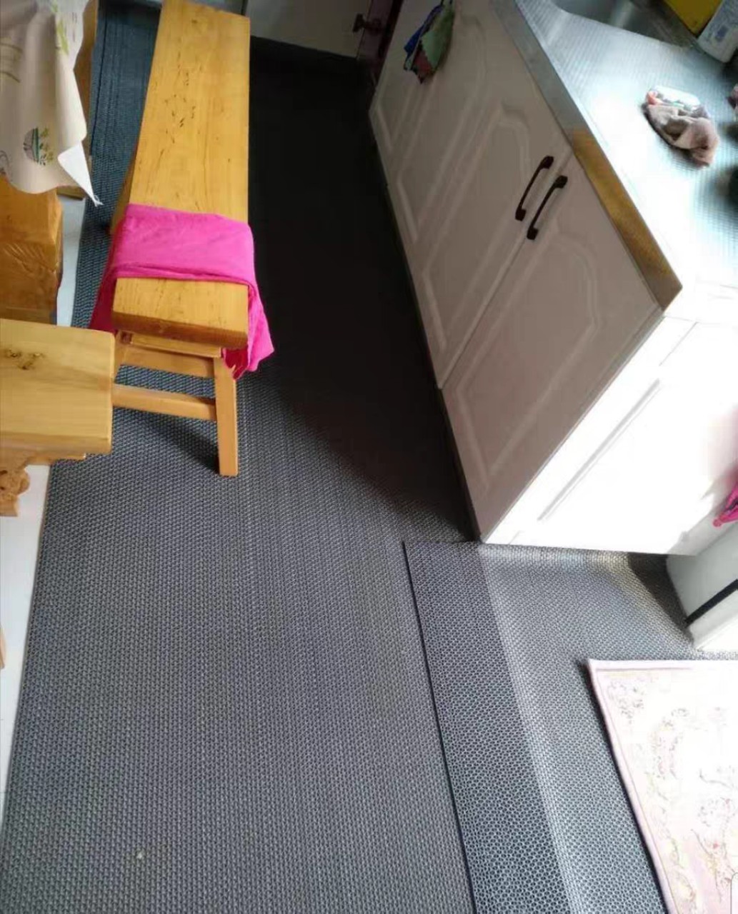 Thảm Nhựa Lưới Chống Trơn Trượt Lót Sàn Nhà Tắm Nhà Vệ Sinh Nhà Bếp Các Nơi Ẩm Ướt, Miếng Dán Chống Trượt Bể Bơi, Thảm Trải Sàn Chống Trượt Cầu Thang Kích Thước 1.2mx0.5m Độ Dày 4.5mm - Thảm Trí  Tài