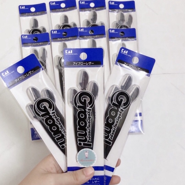 Set 3 Dạo cạo lông mày cán dài KAI (màu đen) của Nhật Bản