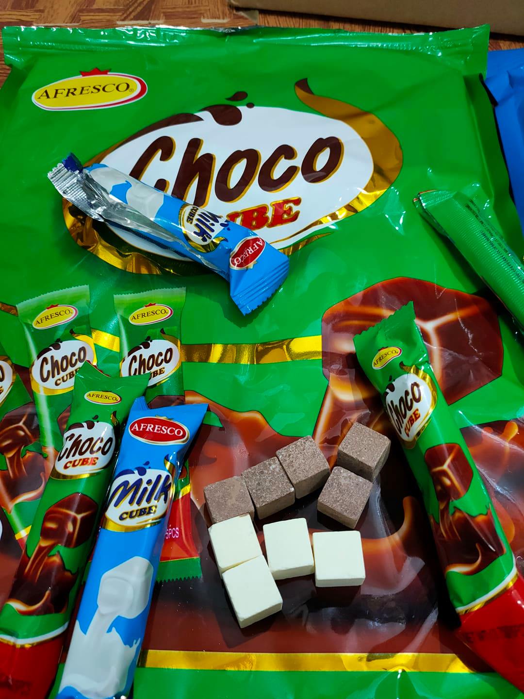 [ Sẵn hàng ] Combo 10 gói ( 13,7gr/gói - khoảng 50 viên ) Kẹo viên sữa chua MILK / CHOCO CUBE siêu ngon
