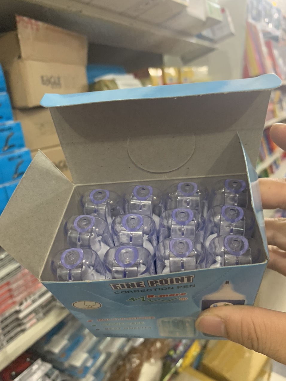 Hộp 12 cây Bút xóa nước R-more 12ml