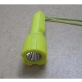 Đèn pin lặn đeo tay chống nước dùng pin sạc