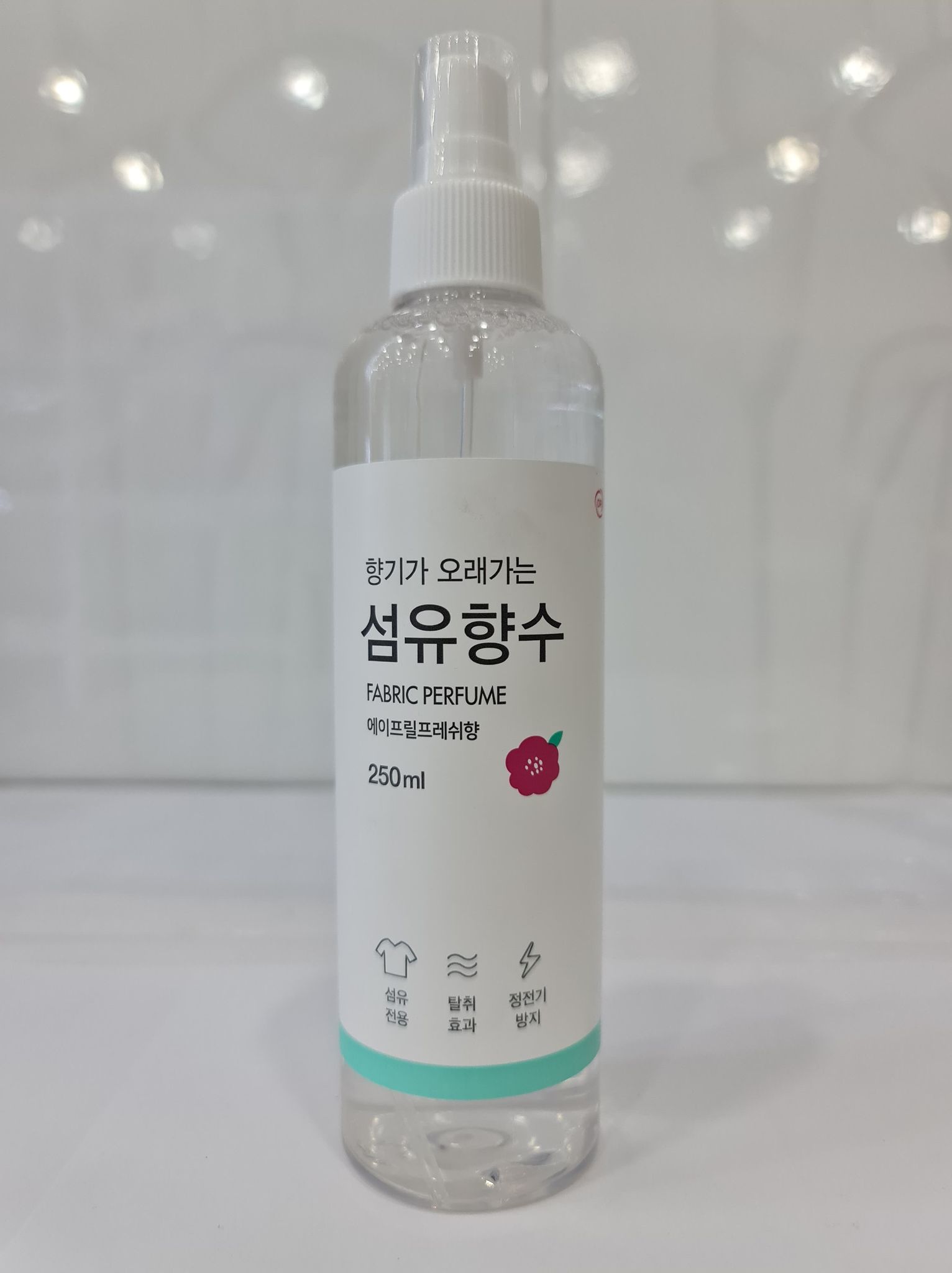 Xịt Thơm Quần Áo Daiso Farbic Perfume 250ml Hàn Quốc